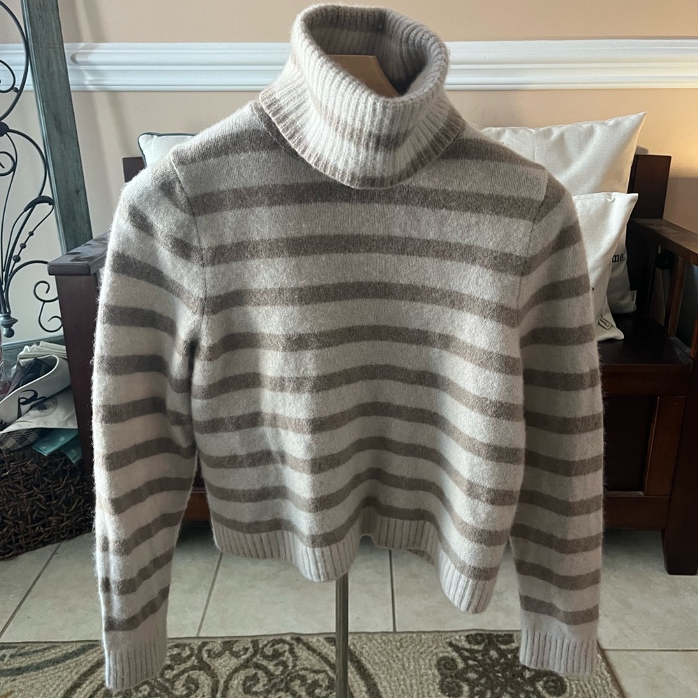 Madewell Crop Cashmere Turtleneck Sweater - Picture 3 of 7